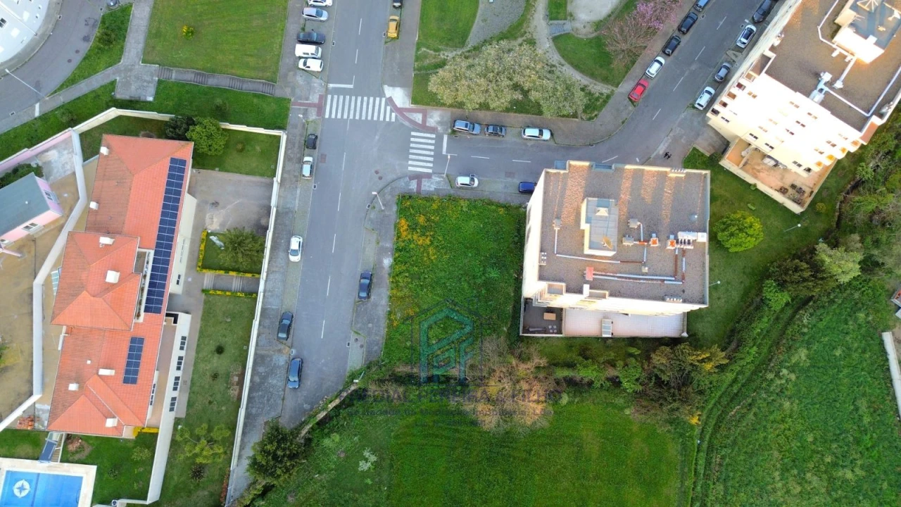 Terreno P/ Prédio para Venda em Alfena Foto 5