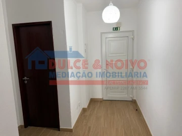 Apartamento T3 para Arrendamento em Ferrel