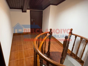 Apartamento T3 para Arrendamento em Ferrel