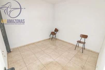 Loja para Venda em Estômbar e Parchal