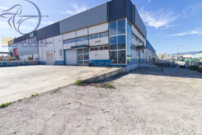 Loja para Venda em Estômbar e Parchal