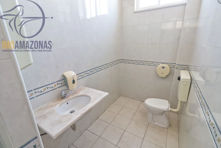 Loja para Venda em Estômbar e Parchal Foto 14