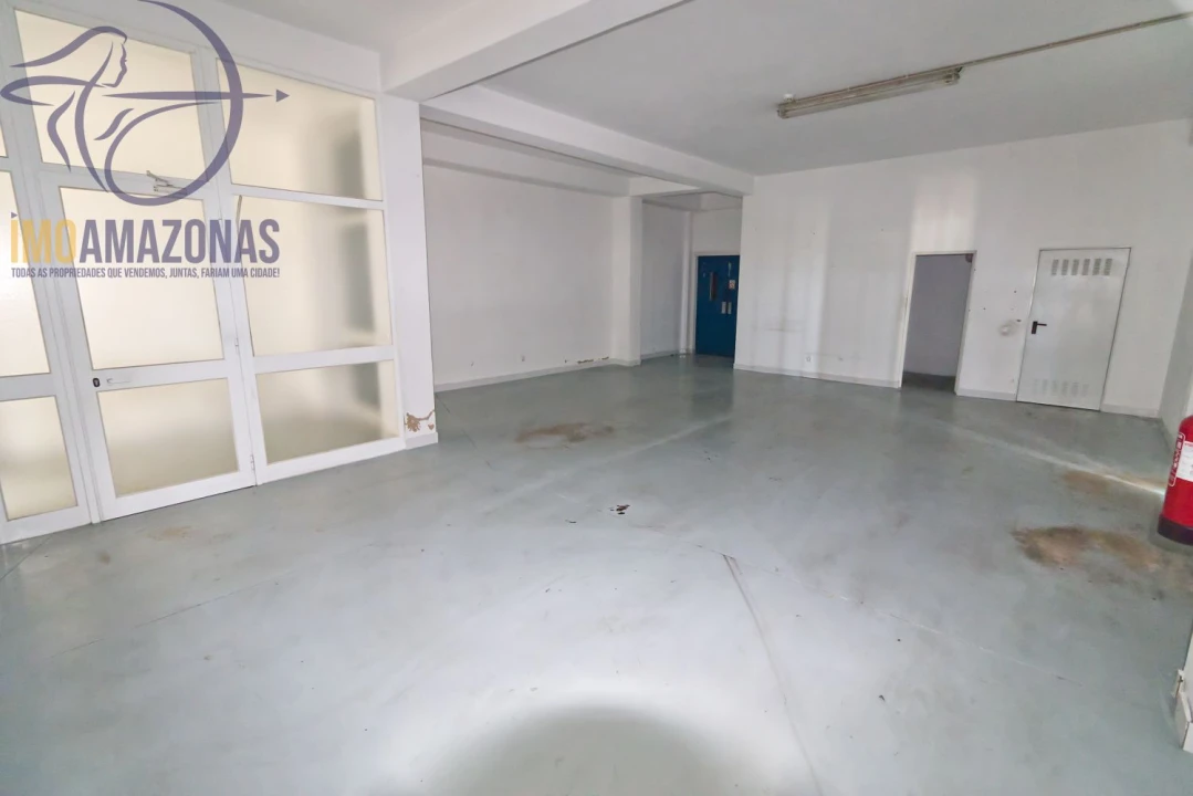 Loja para Venda em Estômbar e Parchal Foto 9