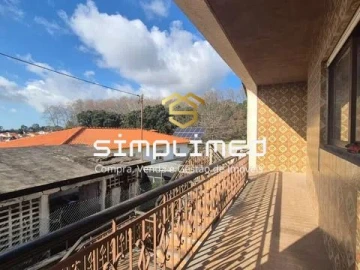 Moradia T3 para Venda em Santa Maria de Lamas