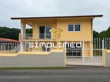 Moradia T3 para Venda em Santa Maria de Lamas