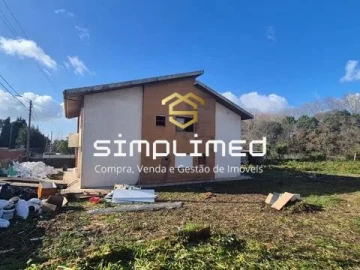Moradia T3 para Venda em Santa Maria de Lamas