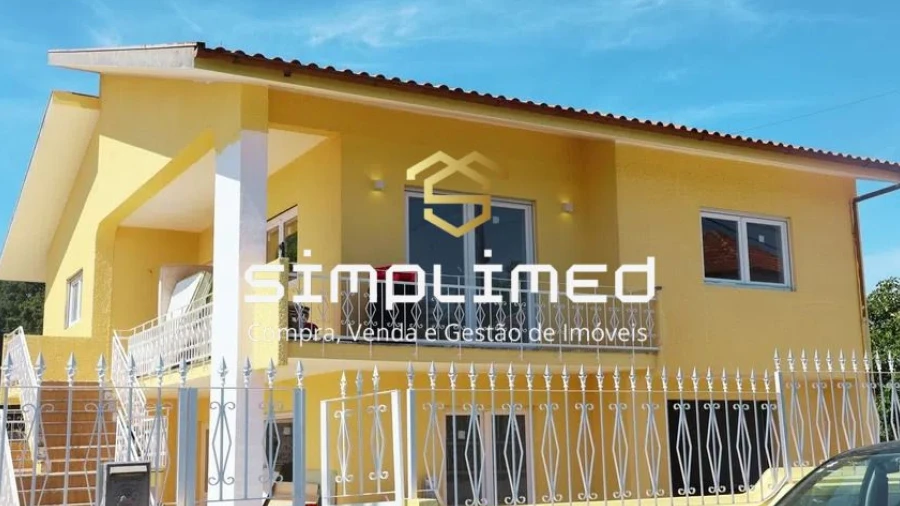 Moradia T3 para Venda em Santa Maria de Lamas