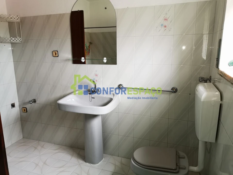 Apartamento T2 para Arrendamento em Castelo Branco Foto 8