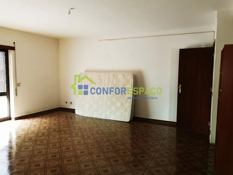 Apartamento T2 para Arrendamento em Castelo Branco Foto 11