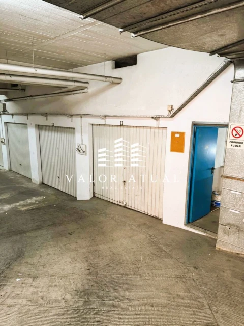 Garagem para Venda em Alverca do Ribatejo e Sobralinho