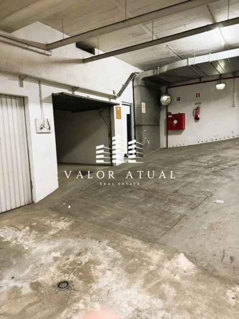 Garagem para Venda em Alverca do Ribatejo e Sobralinho