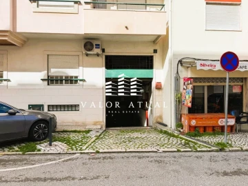 Garagem para Venda em Alverca do Ribatejo e Sobralinho