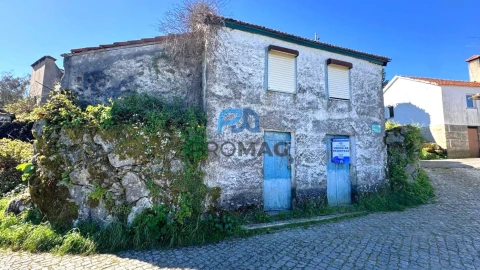 Moradia T3 para Venda em Campelo e Ovil