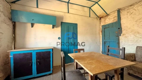 Moradia T3 para Venda em Campelo e Ovil