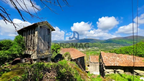 Moradia T3 para Venda em Campelo e Ovil