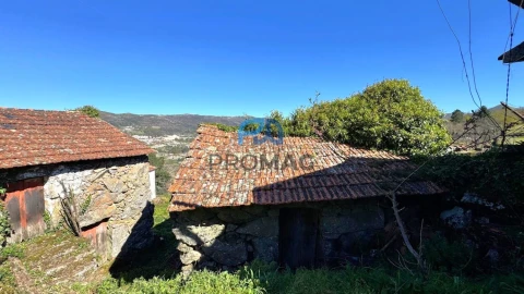 Moradia T3 para Venda em Campelo e Ovil