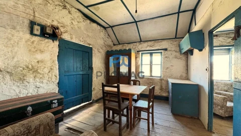 Moradia T3 para Venda em Campelo e Ovil