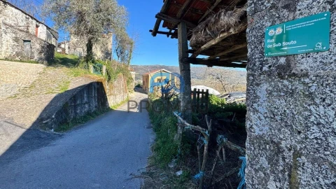 Moradia T3 para Venda em Campelo e Ovil