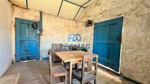 Moradia T3 para Venda em Campelo e Ovil