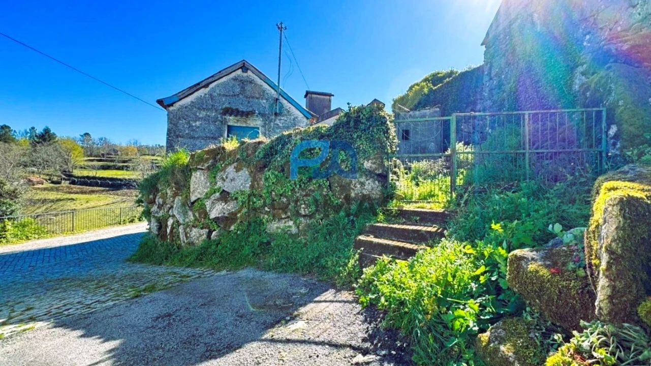 Moradia T3 para Venda em Campelo e Ovil Foto 16