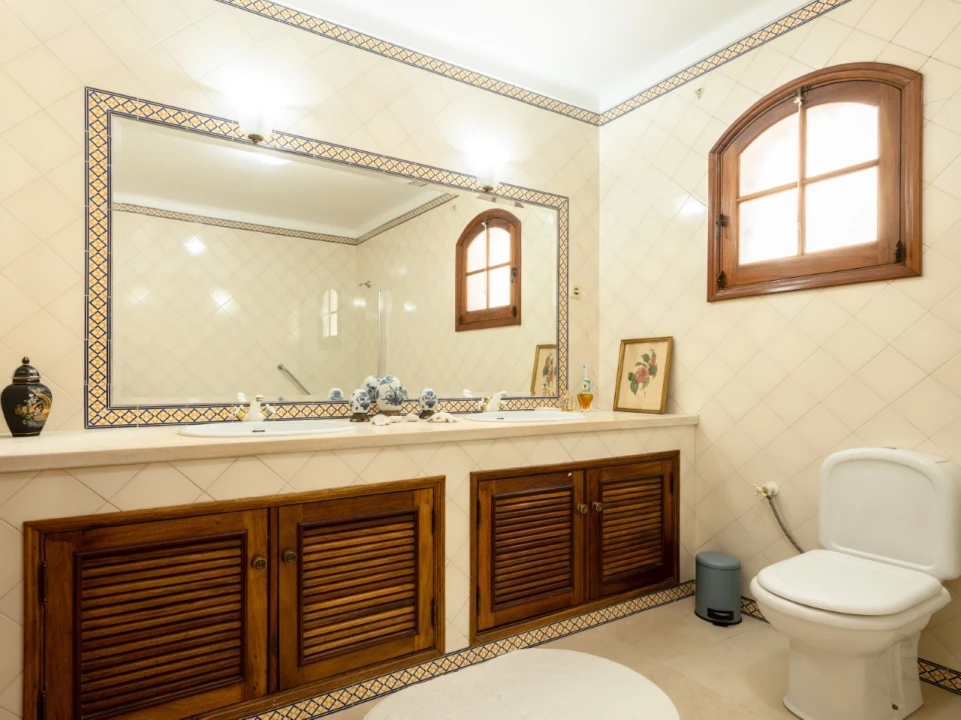 Moradia T4 para Venda em Febres Foto 17