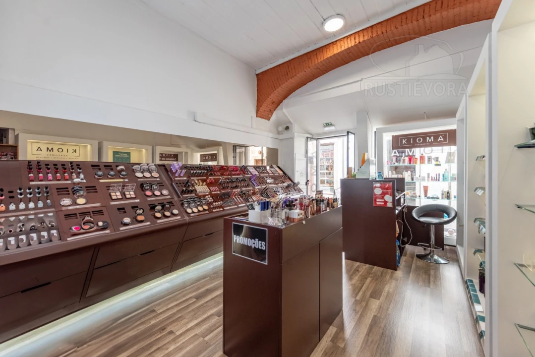 Loja para Arrendamento em Évora (São Mamede, Sé, São Pedro e Santo Antão) Foto 3