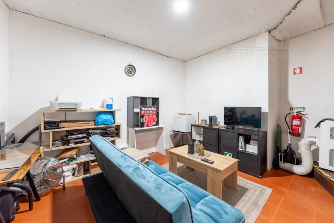 Loja para Arrendamento em Évora (São Mamede, Sé, São Pedro e Santo Antão) Foto 8