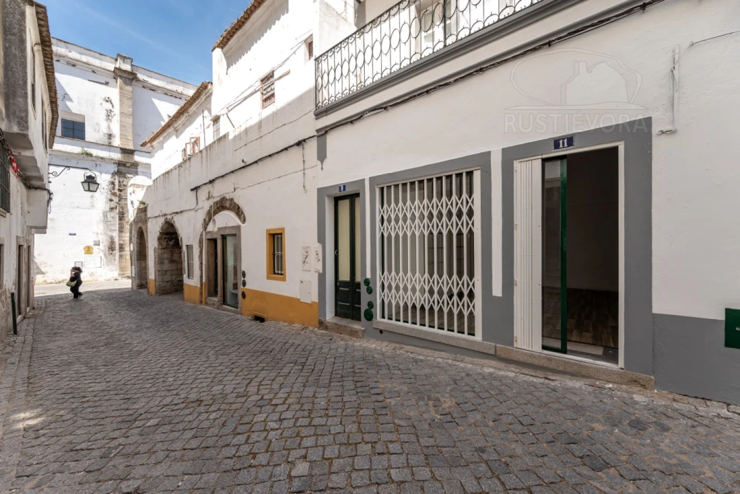 Loja para Arrendamento em Évora (São Mamede, Sé, São Pedro e Santo Antão) Foto 10