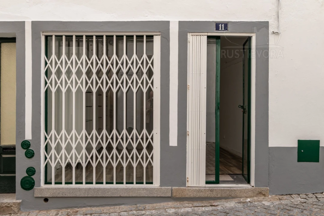 Loja para Arrendamento em Évora (São Mamede, Sé, São Pedro e Santo Antão) Foto 11