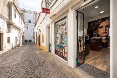 Loja para Arrendamento em Évora (São Mamede, Sé, São Pedro e Santo Antão)