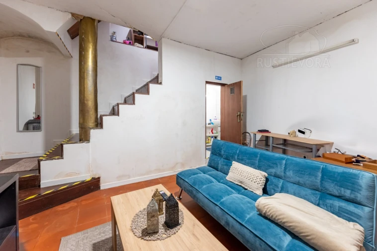 Loja para Arrendamento em Évora (São Mamede, Sé, São Pedro e Santo Antão) Foto 4