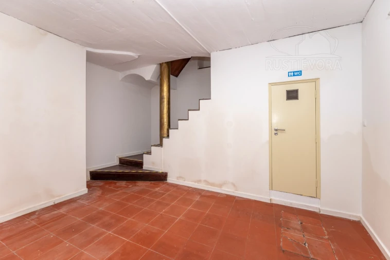 Loja para Arrendamento em Évora (São Mamede, Sé, São Pedro e Santo Antão) Foto 7