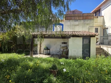 Prédio para Venda em Torres Novas (Santa Maria, Salvador e Santiago)