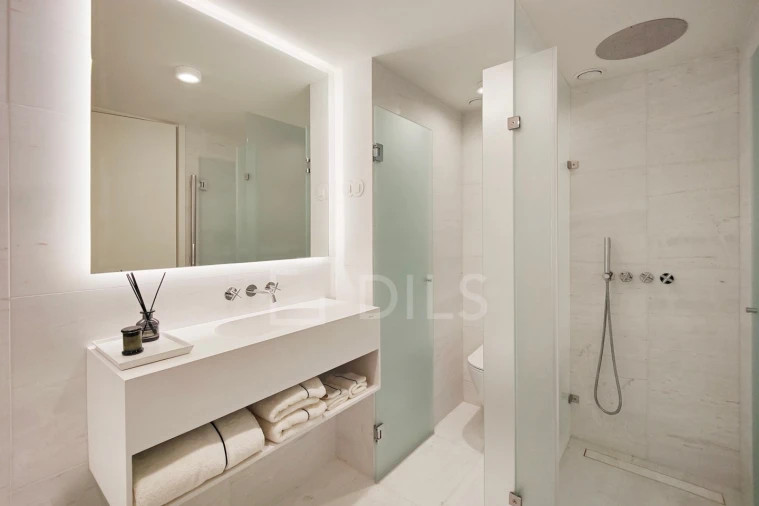 Apartamento T2 para Venda em Santo António Foto 35