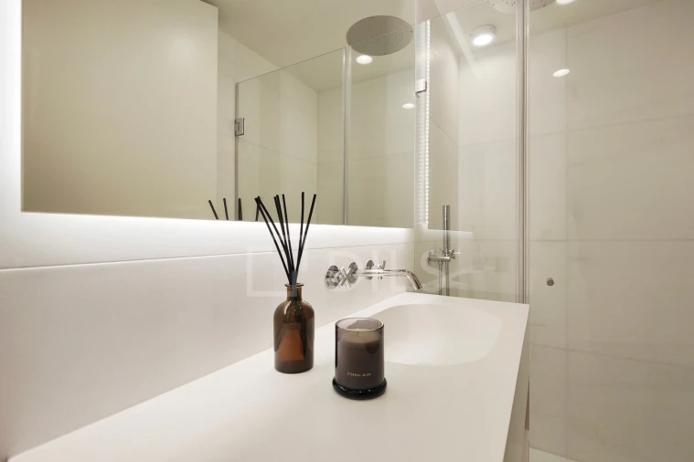 Apartamento T2 para Venda em Santo António Foto 37