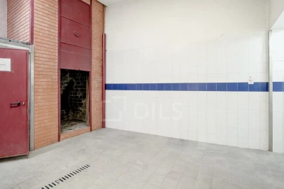 Loja para Arrendamento em Estrela