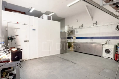 Loja para Arrendamento em Estrela