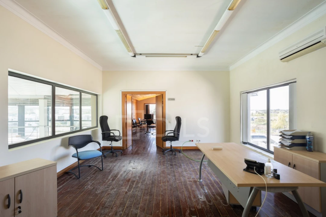 Armazém para Venda em Aveiras de Cima Foto 21