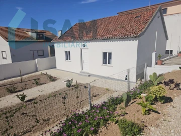 Moradia T2 para Venda em A dos Cunhados e Maceira