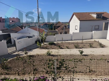 Moradia T2 para Venda em A dos Cunhados e Maceira