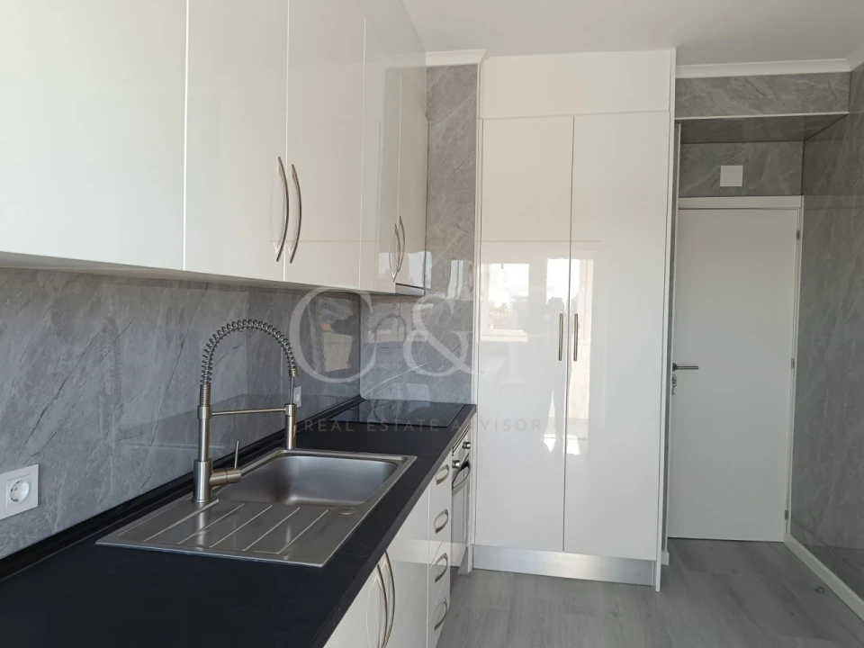 Apartamento T2 para Venda em Quarteira Foto 4