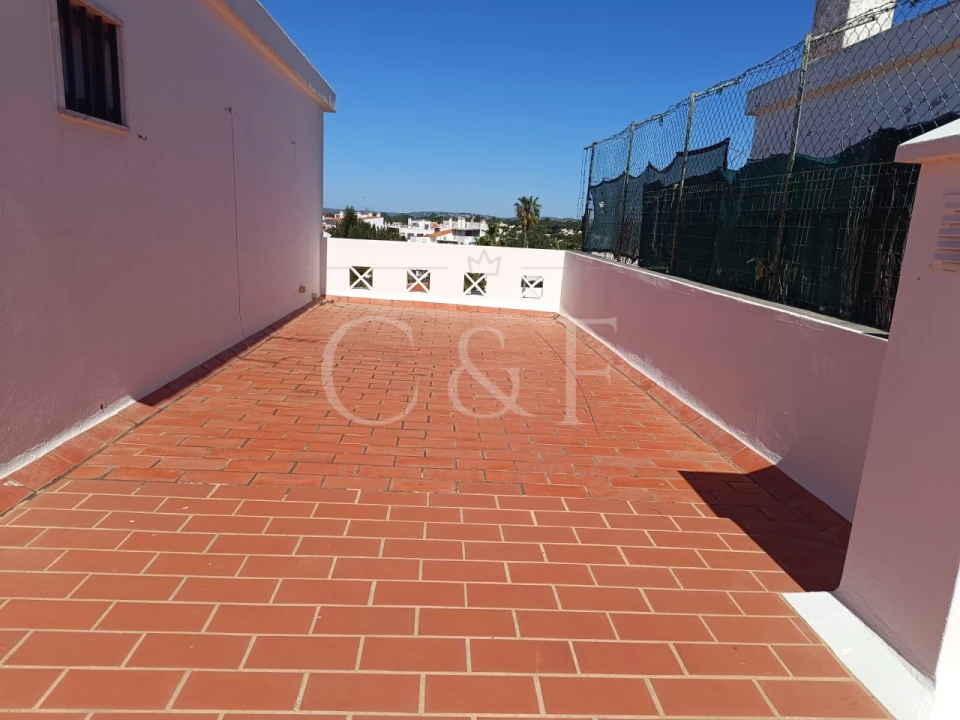 Apartamento T2 para Venda em Quarteira Foto 22