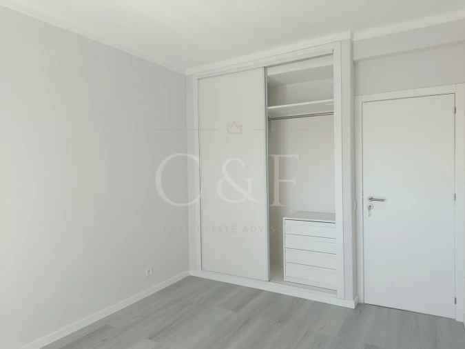 Apartamento T2 para Venda em Quarteira Foto 9