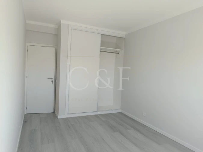 Apartamento T2 para Venda em Quarteira Foto 10