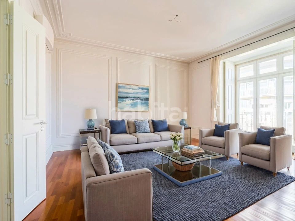 Apartamento T3 para Arrendamento em Santo António Foto 1