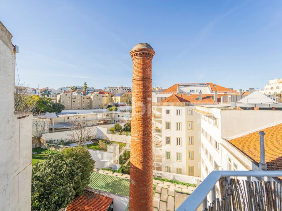 Apartamento T3 para Arrendamento em Santo António Foto 9