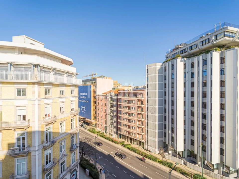 Apartamento T3 para Arrendamento em Santo António Foto 19