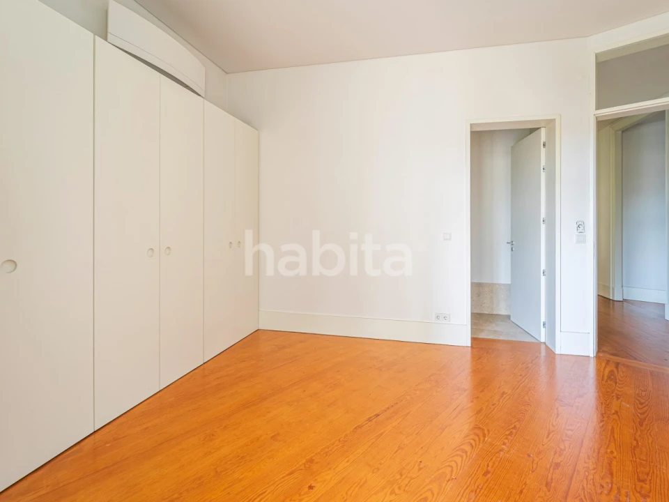 Apartamento T3 para Arrendamento em Santo António Foto 36