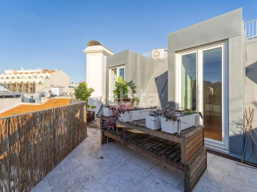 Apartamento T3 para Arrendamento em Santo António