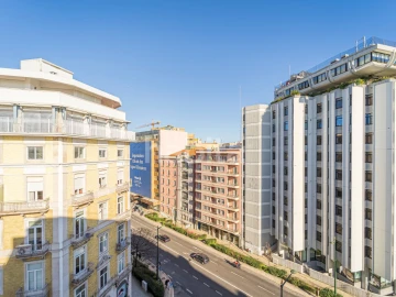 Apartamento T3 para Arrendamento em Santo António